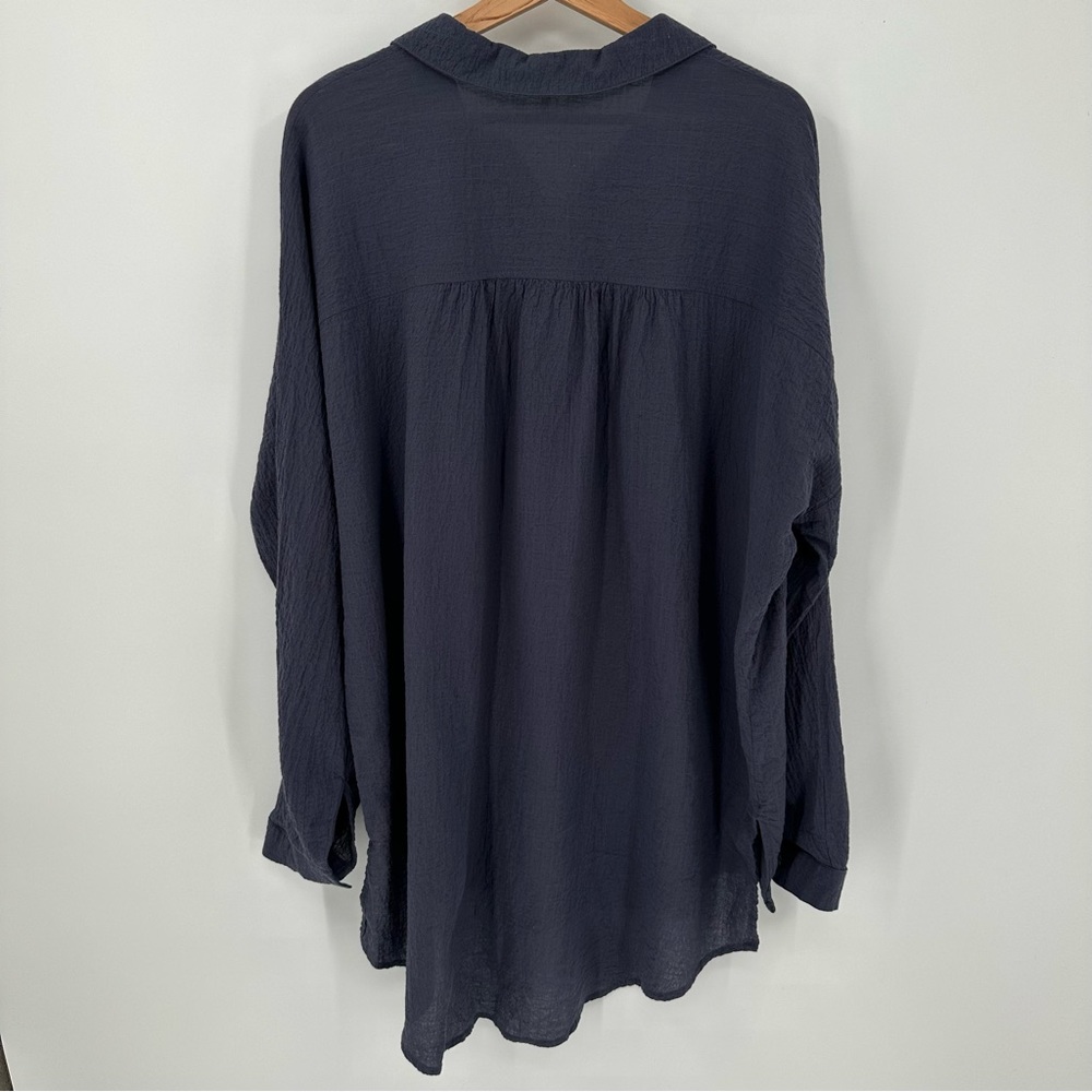 Free People Faded Navy Button Down Long Sleeve Shirt Oversized Blouse Sz Medium - Picture 4 of 4